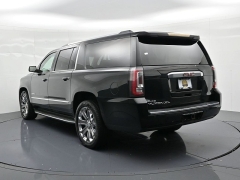 Used 2016  GMC Yukon XL 4d SUV 4WD Denali at Landmark Auto Credit Center near springfield&comma; IL
