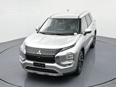 Used 2024  Mitsubishi Outlander SE FWD at Landmark Auto Credit Center near springfield&comma; IL