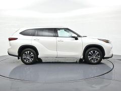Used 2021  Toyota Highlander XLE AWD at Landmark Auto Credit Center near springfield&comma; IL