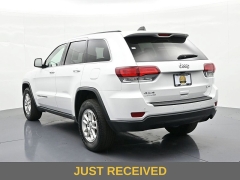 Used 2020  Jeep Grand Cherokee 4d SUV 4WD Laredo at Landmark Auto Credit Center near springfield&comma; IL