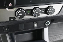 Used 2019  Toyota Tacoma 2WD SR Access Cab 6' Bed I4 AT &lpar;Natl&rpar; at Landmark Auto Credit Center near springfield&comma; IL