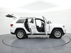 Used 2020  Jeep Grand Cherokee Laredo 4x4 at Landmark Auto Credit Center near springfield&comma; IL
