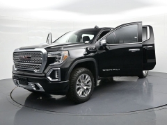 Used 2019  GMC Sierra 1500 4WD Crew Cab 147" Denali at Landmark Auto Credit Center near springfield&comma; IL