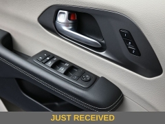 Used 2024  Chrysler Pacifica Touring L FWD at Landmark Auto Credit Center near springfield&comma; IL