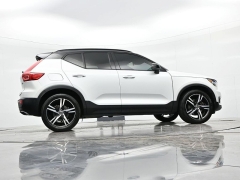 Used 2020  Volvo XC40 4d SUV FWD T4 R-Design at Landmark Auto Credit Center near springfield&comma; IL