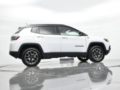 Used 2025  Jeep Compass Trailhawk 4x4 at Landmark Auto Credit Center near springfield&comma; IL