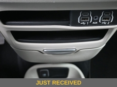 Used 2023  Chrysler Pacifica Touring L FWD at Landmark Auto Credit Center near springfield&comma; IL