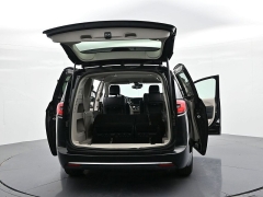 Used 2024  Chrysler Pacifica Touring L FWD at Landmark Auto Credit Center near springfield&comma; IL