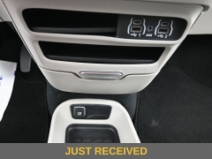 Used 2024  Chrysler Pacifica Touring L FWD at Landmark Auto Credit Center near springfield&comma; IL
