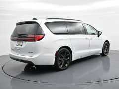 Used 2025  Chrysler Pacifica Limited FWD at Landmark Auto Credit Center near springfield&comma; IL