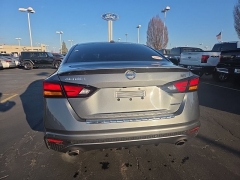 Used 2021  Nissan Altima 2&period;0 SR Sedan at Landmark Auto Credit Center near springfield&comma; IL