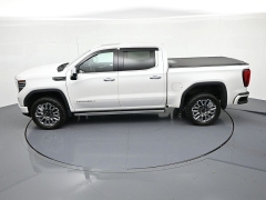 Used 2023  GMC Sierra 1500 4WD Crew Cab 147" Denali Ultimate at Landmark Auto Credit Center near springfield&comma; IL