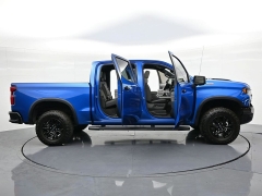Used 2022  Chevrolet Silverado 1500 4WD Crew Cab 147" ZR2 at Landmark Auto Credit Center near springfield&comma; IL