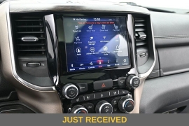 Used 2020  Ram 1500 4WD Crew Cab Laramie at Landmark Auto Credit Center near springfield&comma; IL