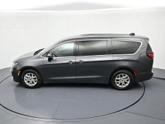 Used 2023  Chrysler Pacifica Touring L FWD at Landmark Auto Credit Center near springfield&comma; IL