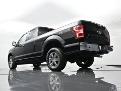 Used 2018  Ford F-150 4WD SuperCab Lariat at Landmark Auto Credit Center near springfield&comma; IL