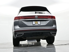 Used 2025  Volkswagen Atlas 2&period;0T SE w&sol;Technology FWD at Landmark Auto Credit Center near springfield&comma; IL