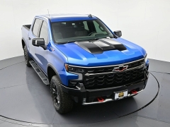 Used 2022  Chevrolet Silverado 1500 4WD Crew Cab 147" ZR2 at Landmark Auto Credit Center near springfield&comma; IL