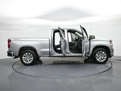 Used 2021  Chevrolet Silverado 1500 4WD Double Cab 147" Custom at Landmark Auto Credit Center near springfield&comma; IL