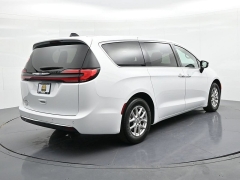 Used 2024  Chrysler Pacifica Touring L FWD at Landmark Auto Credit Center near springfield&comma; IL
