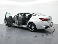 Used 2024  Nissan Altima 2&period;5 SV Sedan at Landmark Auto Credit Center near springfield&comma; IL