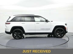 Used 2023  Jeep Grand Cherokee Limited 4x4 at Landmark Auto Credit Center near springfield&comma; IL