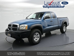  2005 Dodge Dakota 4WD Club Cab SLT at Landmark Auto Credit Center near springfield&comma; IL