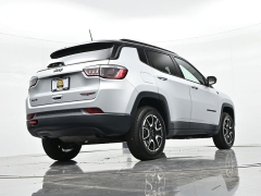 Used 2025  Jeep Compass Trailhawk 4x4 at Landmark Auto Credit Center near springfield&comma; IL