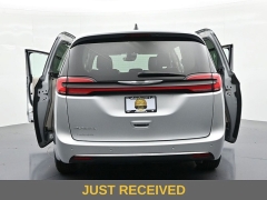 Used 2024  Chrysler Pacifica Touring L FWD at Landmark Auto Credit Center near springfield&comma; IL