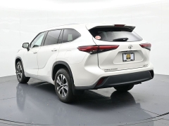 Used 2021  Toyota Highlander XLE AWD at Landmark Auto Credit Center near springfield&comma; IL