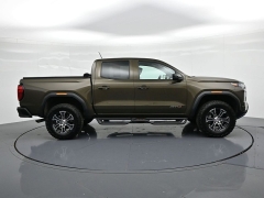Used 2024  GMC Canyon 4WD Crew Cab AT4 at Landmark Auto Credit Center near springfield&comma; IL