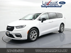 Used 2024  Chrysler Pacifica Limited FWD at Landmark Auto Credit Center near springfield&comma; IL