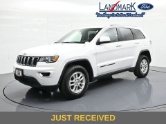 Used 2020  Jeep Grand Cherokee 4d SUV 4WD Laredo at Landmark Auto Credit Center near springfield&comma; IL