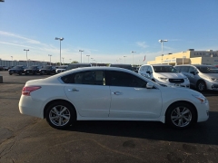 Used 2013  Nissan Altima 4d Sedan S 2&period;5L at Landmark Auto Credit Center near springfield&comma; IL