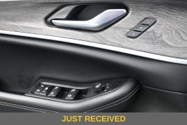 Used 2023  Jeep Grand Cherokee Limited 4x4 at Landmark Auto Credit Center near springfield&comma; IL