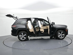 Used 2025  Jeep Grand Cherokee Limited 4x4 at Landmark Auto Credit Center near springfield&comma; IL
