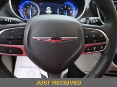 Used 2024  Chrysler Pacifica Touring L FWD at Landmark Auto Credit Center near springfield&comma; IL