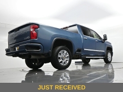 Used 2024  Chevrolet Silverado 3500HD 4WD Crew Cab 159" High Country Dsl at Landmark Auto Credit Center near springfield&comma; IL