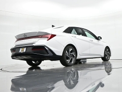Used 2024  Hyundai Elantra Limited IVT at Landmark Auto Credit Center near springfield&comma; IL