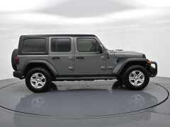 Used 2018  Jeep Wrangler Unlimited 4d SUV 4WD Sport at Landmark Auto Credit Center near springfield&comma; IL