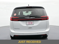 Used 2023  Chrysler Pacifica Touring L FWD at Landmark Auto Credit Center near springfield&comma; IL