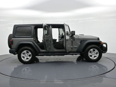 Used 2018  Jeep Wrangler Unlimited 4d SUV 4WD Sport at Landmark Auto Credit Center near springfield&comma; IL