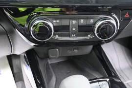 Used 2025  Chevrolet Trax FWD 4dr ACTIV at Landmark Auto Credit Center near springfield&comma; IL