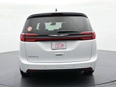 Used 2023  Chrysler Pacifica Touring L FWD at Landmark Auto Credit Center near springfield&comma; IL