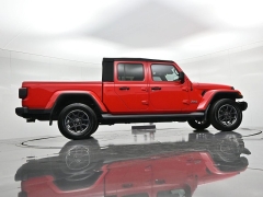 Used 2020  Jeep Gladiator Overland 4x4 at Landmark Auto Credit Center near springfield&comma; IL