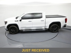 Used 2025  GMC Sierra 1500 4WD Crew Cab 147" SLT at Landmark Auto Credit Center near springfield&comma; IL