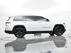 Used 2023  Jeep Grand Cherokee L Altitude 4x4 at Landmark Auto Credit Center near springfield&comma; IL