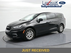 Used 2024  Chrysler Pacifica Touring L FWD at Landmark Auto Credit Center near springfield&comma; IL