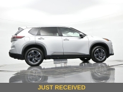 Used 2024  Nissan Rogue FWD SV at Landmark Auto Credit Center near springfield&comma; IL