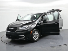 Used 2024  Chrysler Pacifica Touring L FWD at Landmark Auto Credit Center near springfield&comma; IL